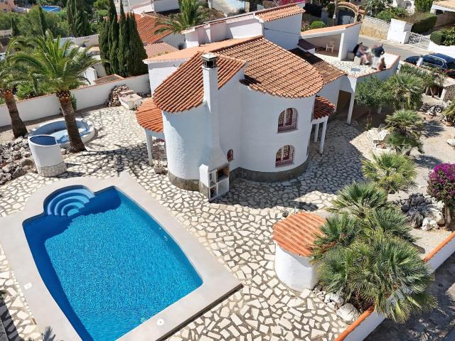Sueña de vivir en una villa privada. ¡Disfruta de tu vida e. 277m² Dénia