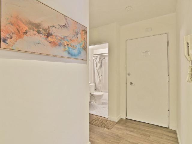 Suffolk House 1540 Haro Studio Apartment for Rent at 1540 Haro St, Vancouver, BC V6G 1G5 West End