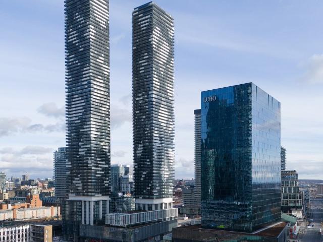 Sugar Wharf Condominiums 2 Bedroom Apartment for Rent at 100 Downes St && 28 Cooper St, Toronto, ON M5E None East Bayfront