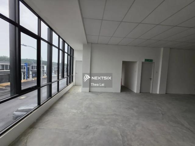Suitable for: Light manufacturing assembly, packaging E commerce / warehousing Businesses that need a strong office presence 2.5 storey office is a big plus