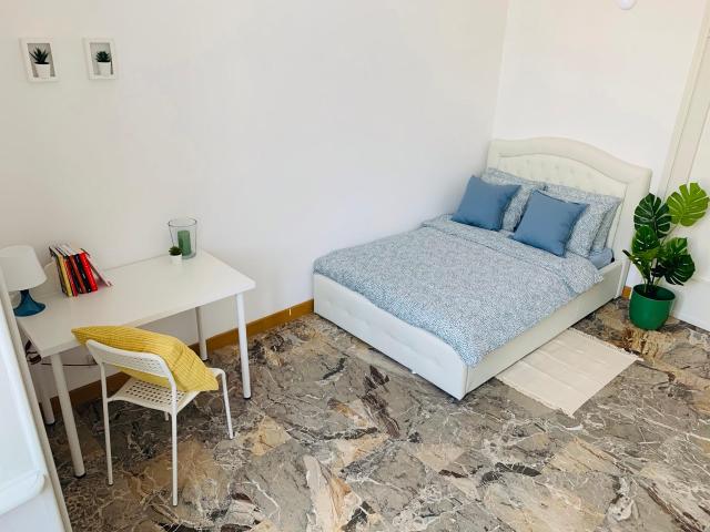 Suite in centro con M1 sotto casa via Boccacc 3