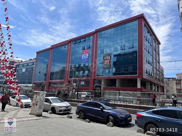 SULTANÇİFLİĞİ TRAMVAY ÖNÜ PRESTİJLİ BİNADA SIFIR OFİS KATLARI