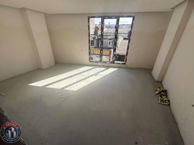 Sultançiftliği'de 2+1 95 M2 Sıfır Tramvya 2dk Acil Satılık Daire