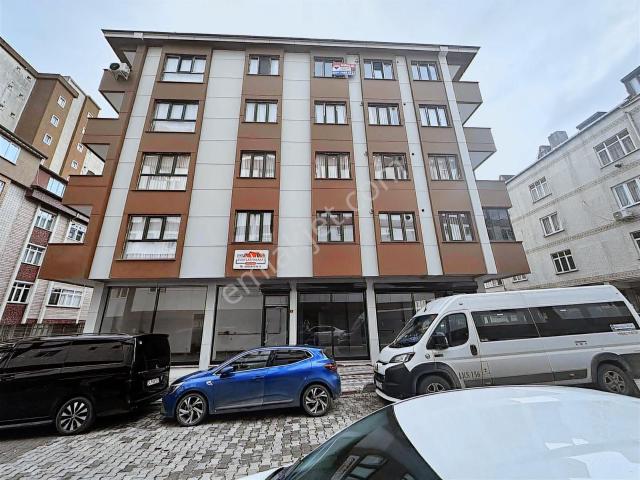 Sultançifliği Tramvay Durağı Arkası Boş Asansör&balkonlu Satılık