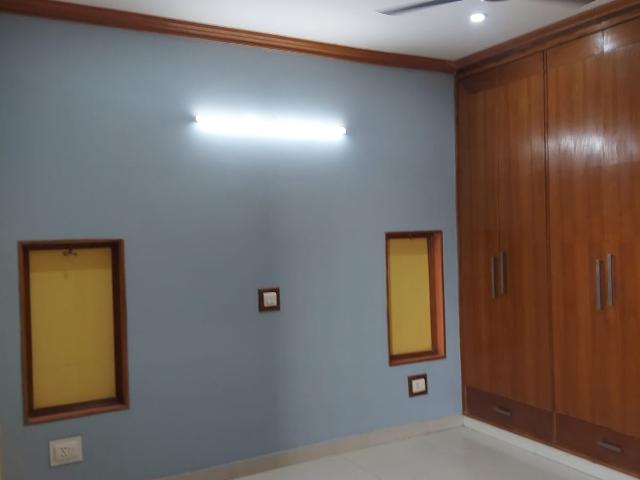 Sultan Pur 3 Bedroom 1200 Sq. Ft. Builder Floor in Sultanpur Delhi Listing ID: #9325