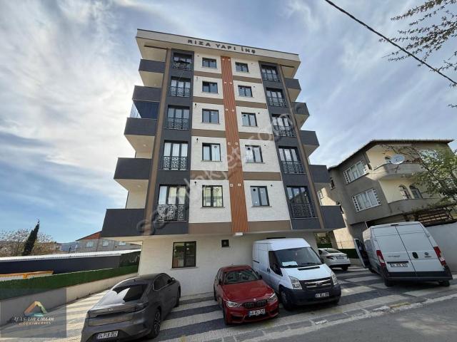 Sultanbeyli Turgut Reis Mah. Ağrı Cad. Yanı 2+1 Satılık Daire