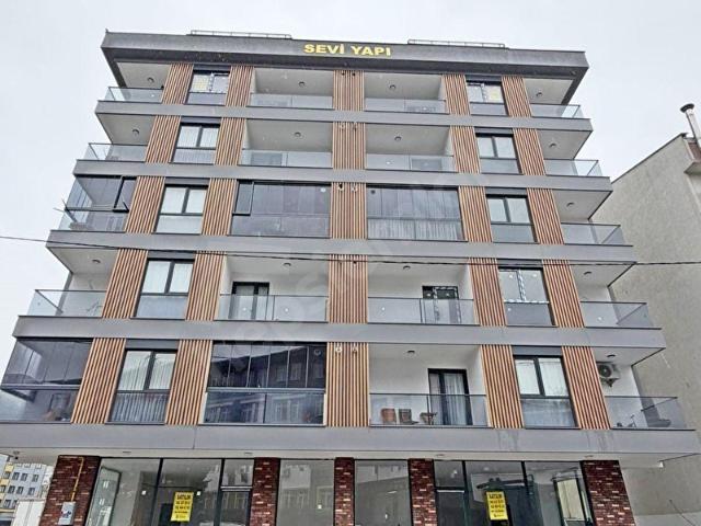 SULTANBEYLİ ADİL MAH'DE İSKANLI CADDE ÜZERİ SATILIK DÜKKAN