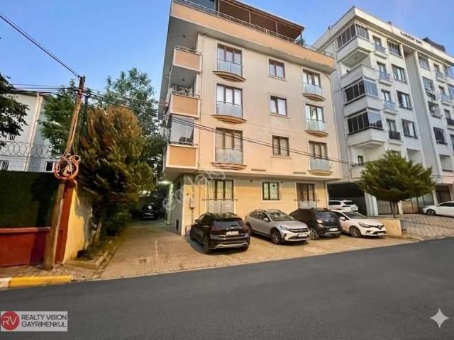 Sultanbeyli Adil Mah. Kullanışlı 4+1 Ters Dublex Daire