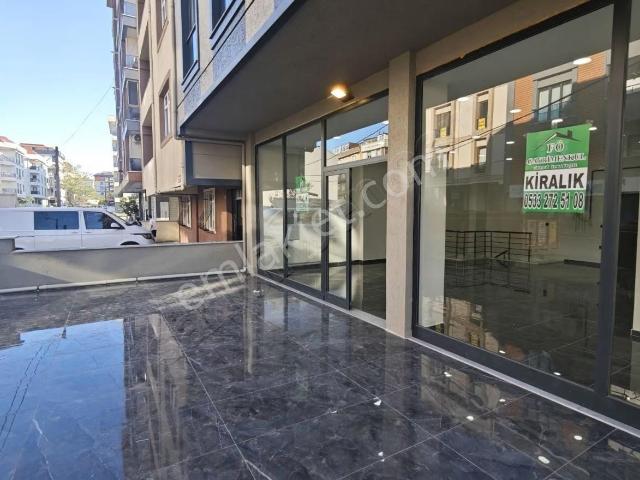 Sultanbeyli Adil Mahallesi'nde Geniş Vitrinli + Bodrumlu Kiralık
