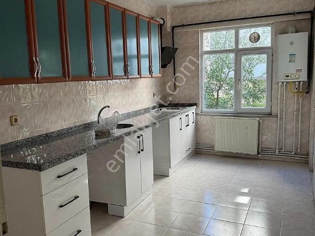 Sultanbeyli Akşemsettin De 3+1 Geniş Müstakil Kiralık Ev