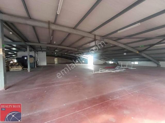 Sultanbeyli Akşemsettinde 1.300 M2 Kiralık Depo