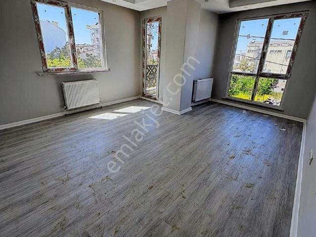 Sultanbeyli Battalgazi Mahallesi'nde 90 Metre 2 + 1