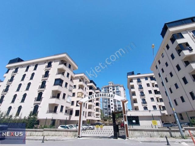 Sultanbeyli Bey Konakları Sitesinde Satılık 3+2 Ara Dublex Daire