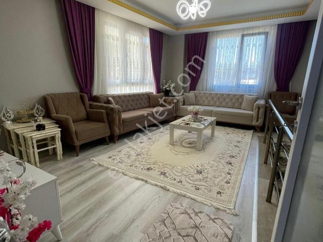 Sultanbeyli Emniyete Yakın, 4 Yıllık Binada Ters Dubleks Daire