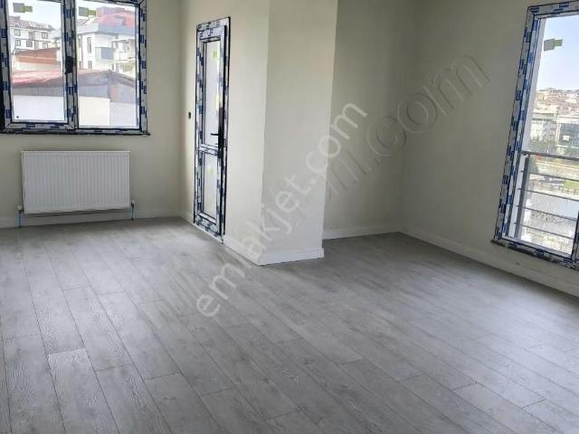 Sultanbeyli Fatih Mah. Satılık 3+1 Arakat 110m2 Daire