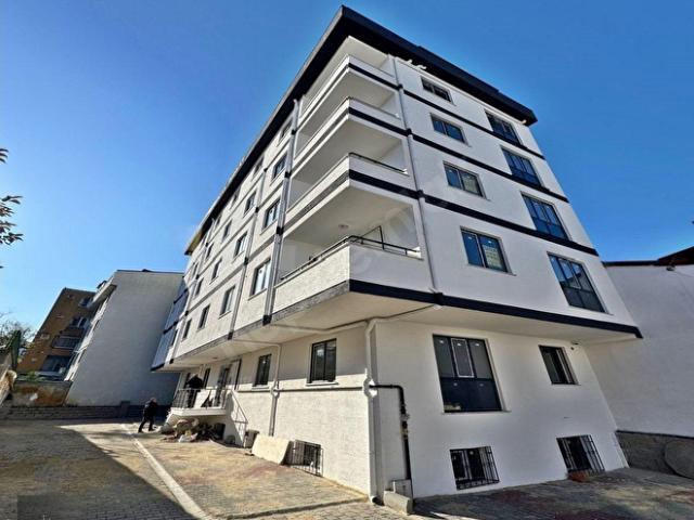 SULTANBEYLİ HAMİDİYE MAH'DE GÜNEY CEPHE 3+1 LÜKS ARAKAT DAİRE !