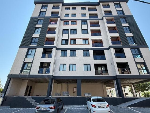 Sultanbeyli Hamidiye'de Görülmeye Değer 2+1 Lüks Daire Otoparklı