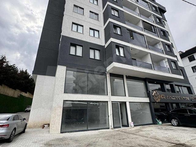 SULTANBEYLİ KURAN KURSU CADDESİNE CEPHE 350 M2 DÜZ AYAK DÜKKAN