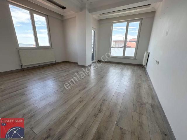 Sultanbeyli Mehmet Akif Butik Site Tarzında Kiralık4+1üst Dublex