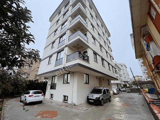 Sultanbeyli Mehmetakif Mahallesi Merkeze Yakın Satılık 2+1 Daire