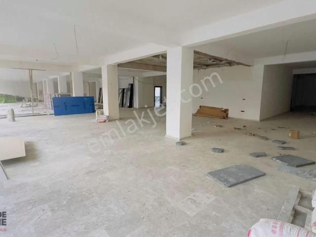 Sultanbeyli Merkezde Muhteşem Kiralık Mağaza