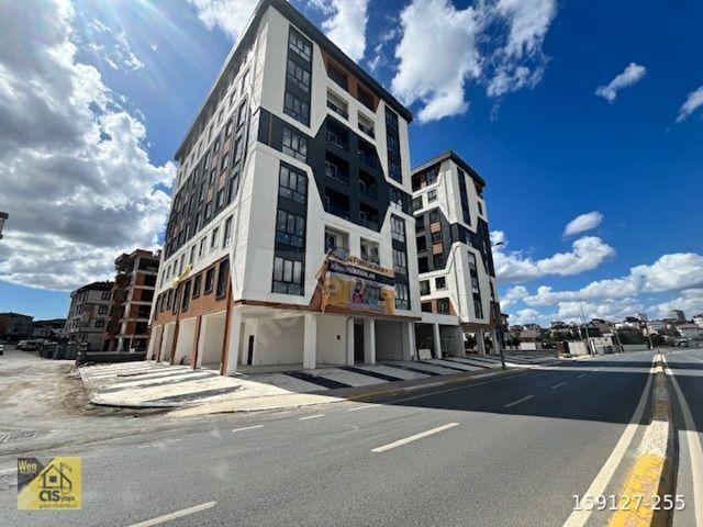Sultanbeyli Mimar Sinan 'da Cadde Üstü 3+1 Ofis Daire