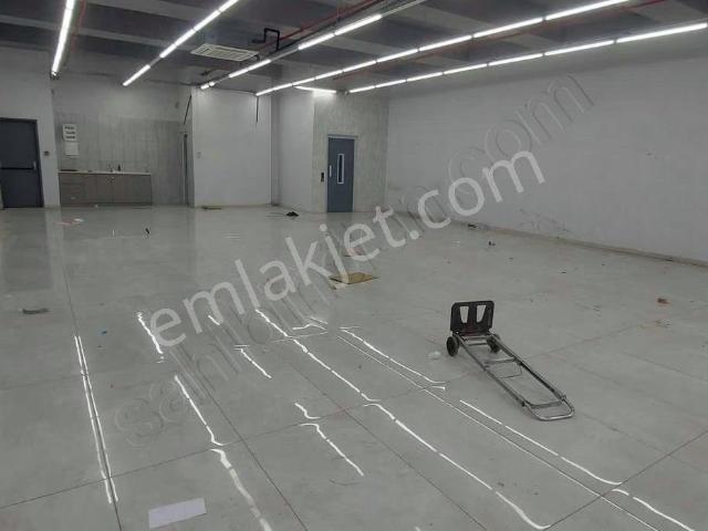 Sultanbeyli Mimar Sinan Mahallesinde Giriş Ve Bodrumlu İş Yeri
