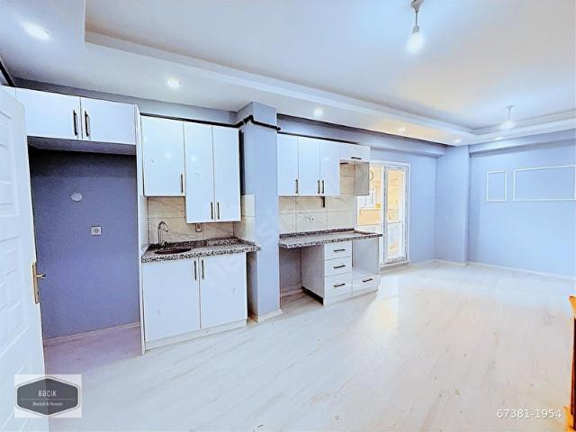 SULTANBEYLİ ÇOK ACİL İHTİYAÇTAN SATILIK 3+1 BOŞ LÜKS DAİRE BACİK