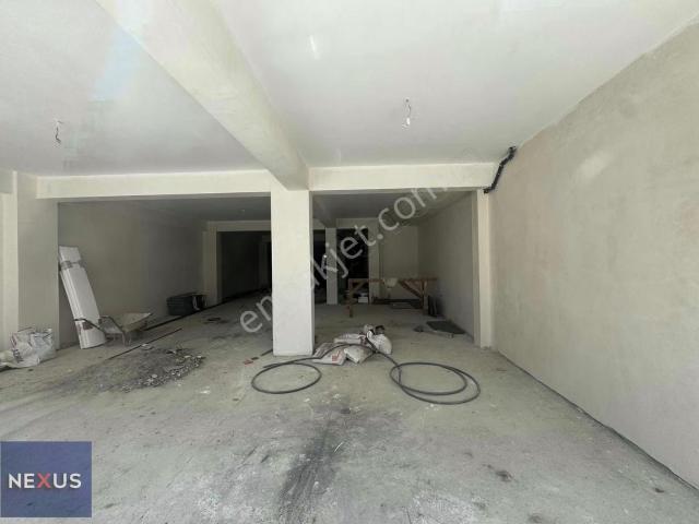 Sultanbeyli'mehmetakif Mah Düz Giriş 220 M2 Dükkan
