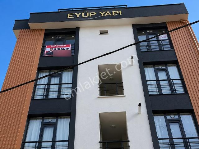 Sultanbeyli'de Sıfır Üst Dubleks 3+1 Teraslı Kiralık Daire
