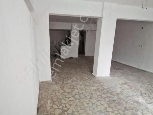 Sultangazı Yunus Emre Merkezi Konumda Kiralık Dükkan
