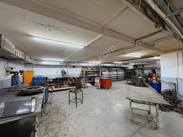 Sultangazi Uğur Mumcuda Kiralık 1000 M² Dükkan