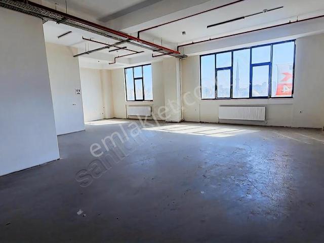 Sulyapıdan İskanli 700 M2 Yeni Binada İş Yeri Plaza Katı