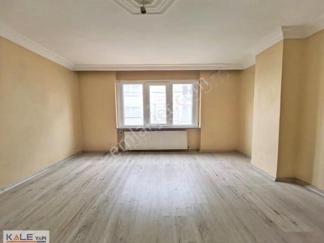 Süleymaniye Mahallesınde Köşe Başı Cift Balkonlu 2+1 Ara Kat