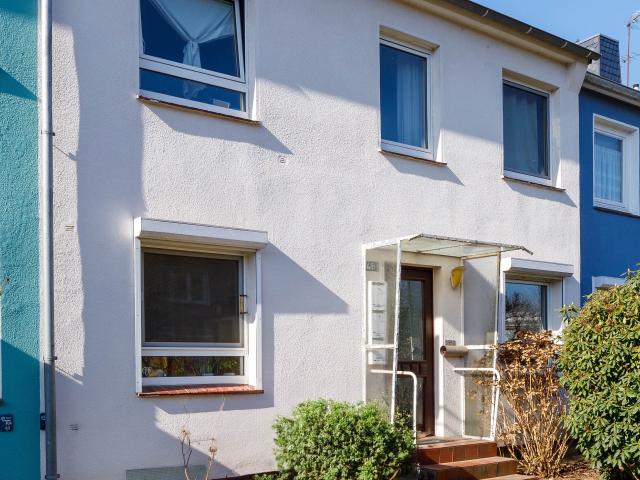 SÜLLDORF: Vermietetes 3 Familienhaus in beliebter Lage