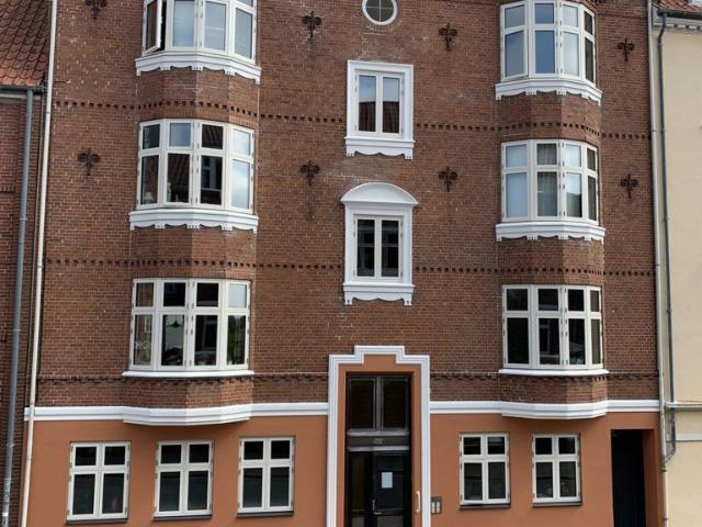 Super 2v lejlighed lige ved Centrum, VIA og Stationen