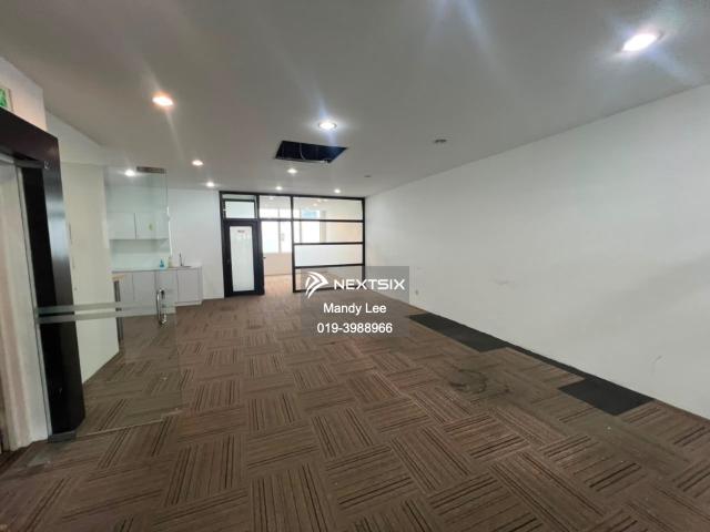 Super value! Below market rental by 20% Desa Cemerlang 1.5 Storey Semi D Factory for RENT