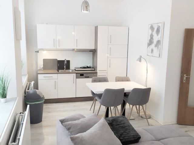 Super Wohnung #2 im Zentrum, mit Burgblick und Süd Sonne + nahe Aachen