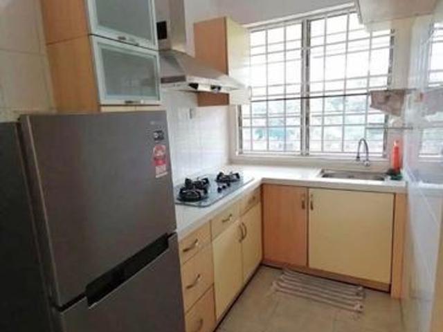 SUPER WORTH Taman Erksine 700 Sf middle Floor 1 Car Park Rare unit