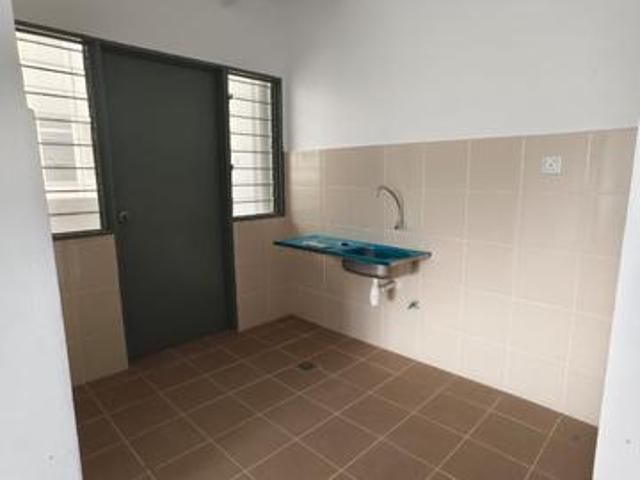 SUPER WORTH Mercury Apartment Corner Unit 775 Sqft Rare In Market
