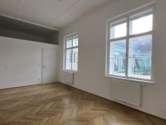 Super zentrale Innenstadtlage ! ! ! 4.STOCK OHNE LIFT ! ! ! Top Zustand und ruhige Innenhofausrichtung