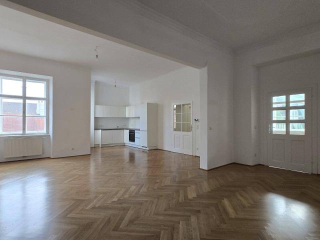 Super zentrale Innenstadtlage ! ! ! 4.STOCK OHNE LIFT ! ! ! Top Zustand und ruhige Innenhofausrichtung