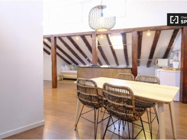 Super acogedor apartamento de 2 dormitorios en alquiler en el corazón de Madrid