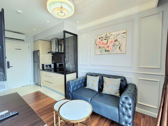 Super Beautiful Penthouse Tran Duc Thong Street