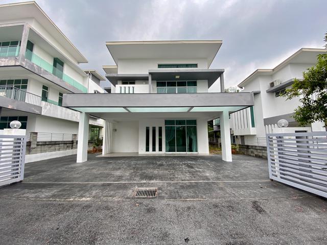SUPER BELOW 2 sty IVORY HRIGHT Bandar country homes Anggun Peridot