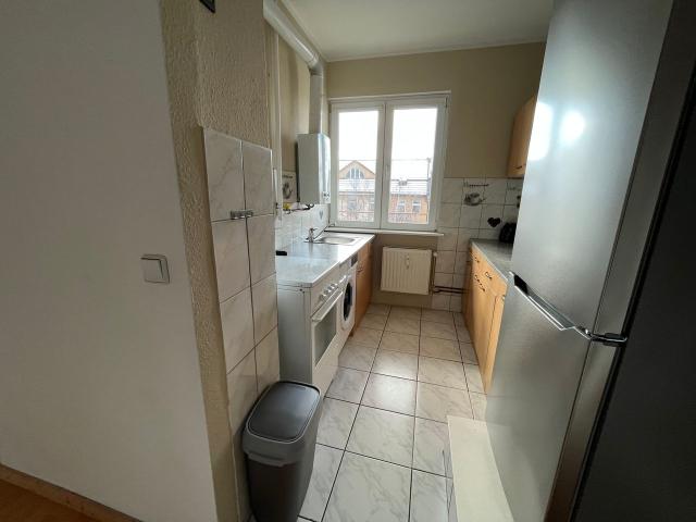 Super bright 3 room apartment in the heart of Reinickendorf, Berlin Amsterdam Apartments for Rent