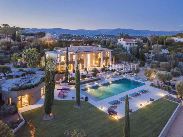 Super Cannes – Superbe villa avec piscine et vue mer 1000m² Cannes