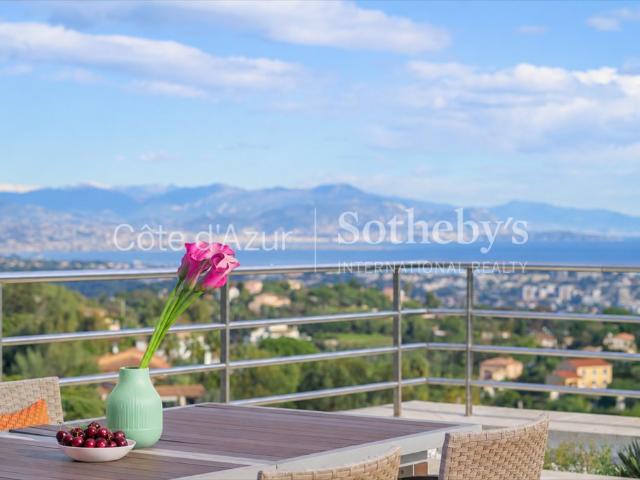 Super Cannes villa contemporaine avec vue mer panoramique, piscine et appartement indépendant