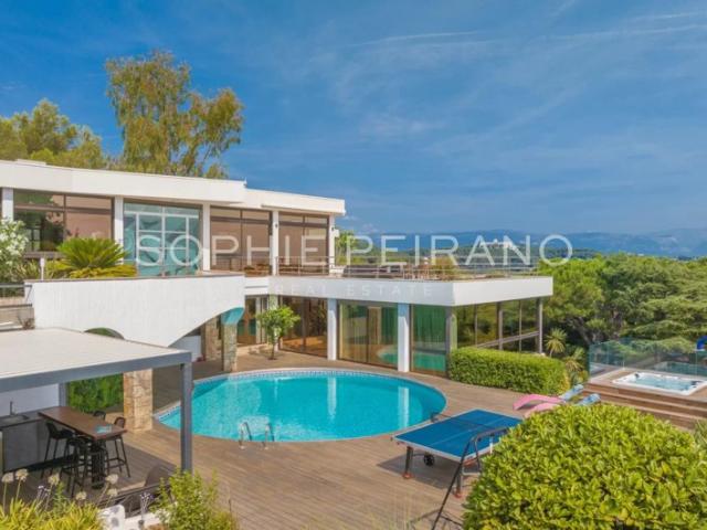 SUPER CANNES VILLA CALIFORNIENNE VUE PANORAMIQUE MER ET MONTAGNES