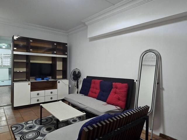 SUPER CHEAP! 2+1 3 Room– Blk830 Woodlands street 83 – Near MRT! Renovated / Full Furnish with AC!